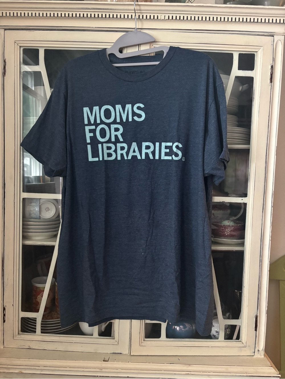 Moms for Libraries Tee